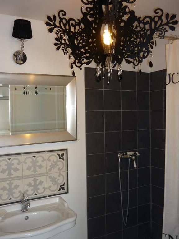 La Fontaine Des Noyers Villa Saint-Saturnin-les-Apt Room photo
